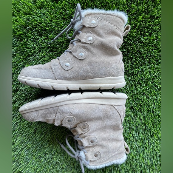 SOREL EXPLORER JOAN BOOT ANCIENT FOSSIL WATERPROOF FAUX FUR - Picture 2 of 8